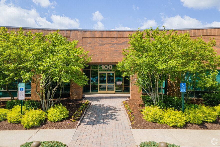 More Photos Of 100 Campbell Blvd, Exton Office For Lease