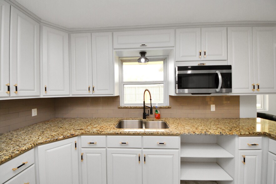 More Photos Of 4738 W. Alabama, Houston Loft Creative Space For Sale