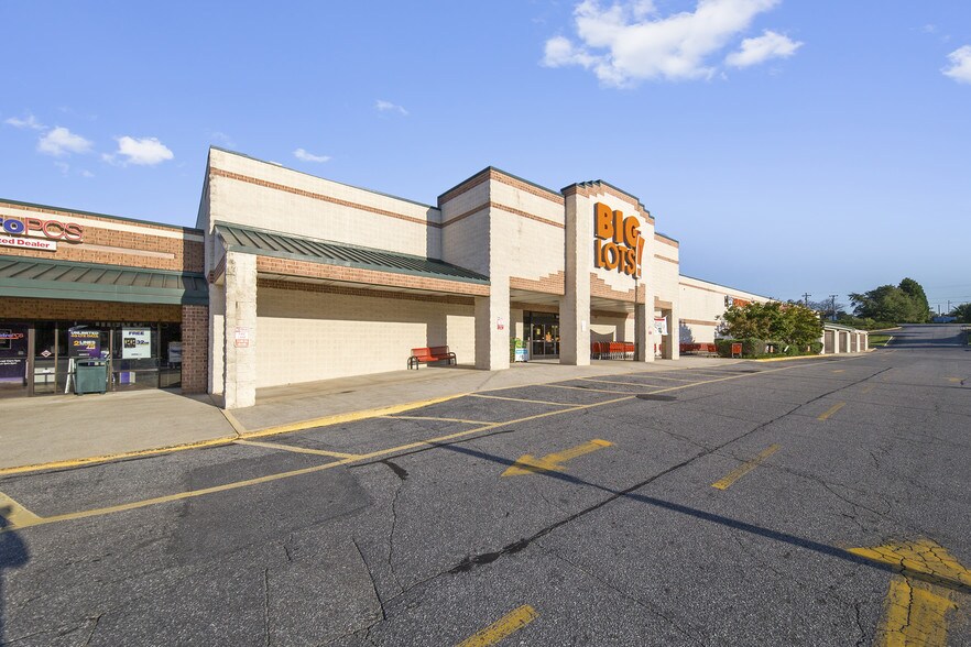 More Photos Of 2725 Northwest Blvd, Newton Unknown For Lease