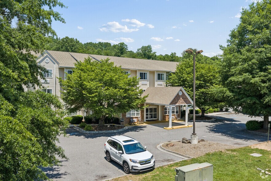 More Photos Of 674 Casino Trl, Cherokee Hotel For Sale