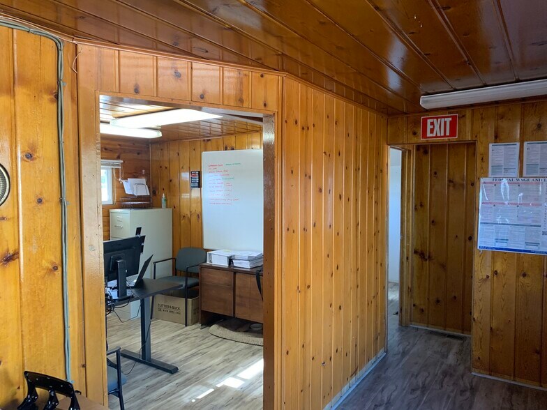 More Photos Of 13521 E Trent Ave, Spokane Light Distribution For Lease