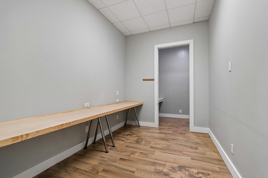 More Photos Of 2801-2805 Dr Martin Luther King Jr St N, Saint Petersburg Storefront Retail Office For Lease