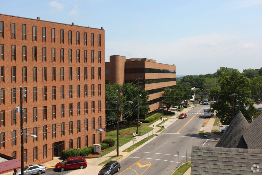 More Photos Of 2700 10th Ave S, Birmingham Medical For Lease