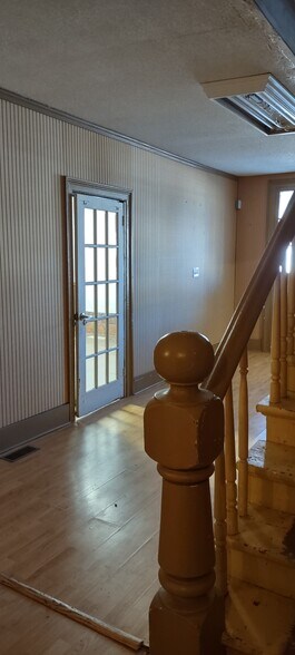 More Photos Of 119 W Main St, Youngsville Freestanding For Lease