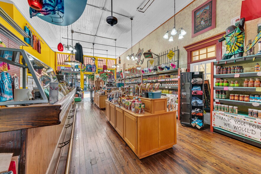 More Photos Of 87 Spring St, Eureka Springs Storefront Retail Residential For Sale