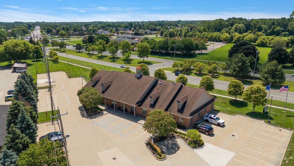 More Photos Of 37300-37316 Schoenherr Rd, Sterling Heights Loft Creative Space For Lease