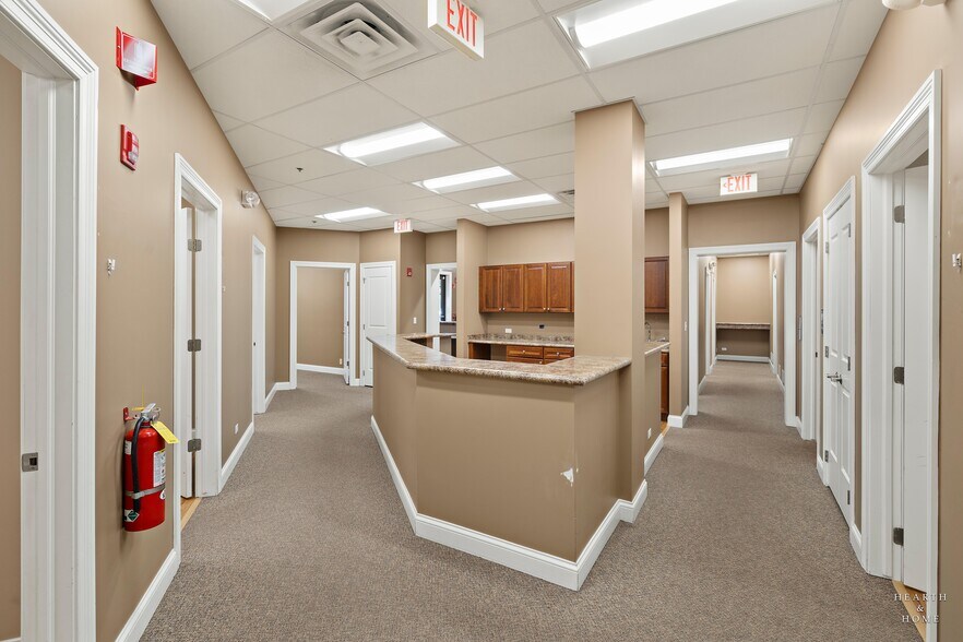 More Photos Of 1232-1280 American Way, Libertyville Medical For Lease