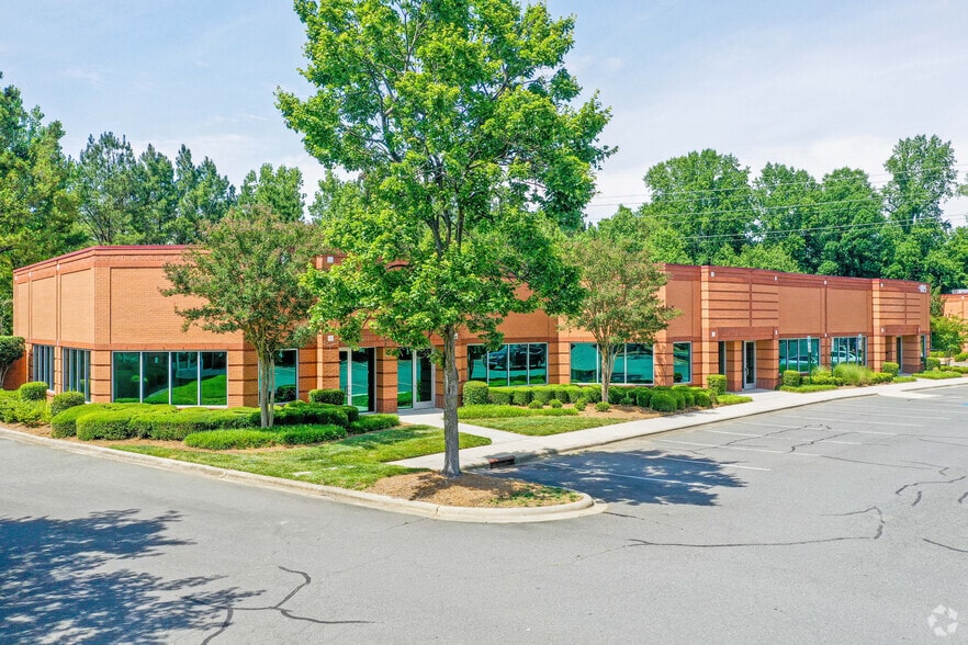 More Photos Of 9129 MONROE Rd, Charlotte Unknown For Lease