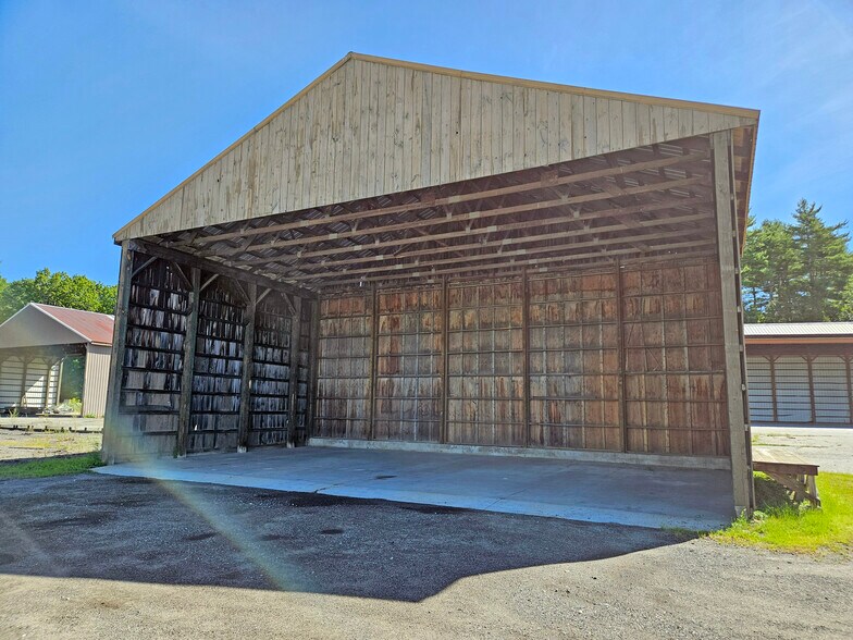More Photos Of 36 Depot Rd, Kingston Lumberyard For Lease