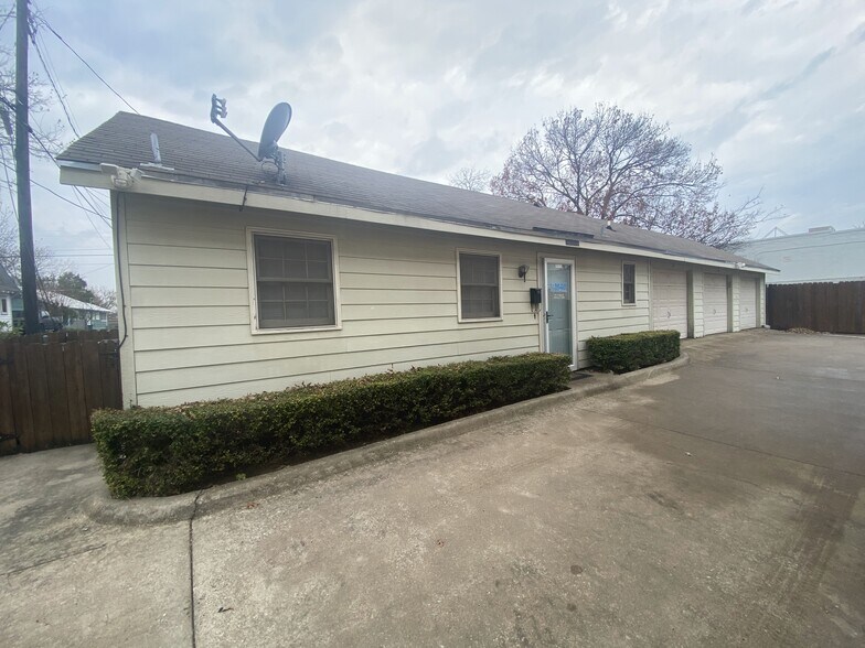 More Photos Of 106 1/2 S Church St, McKinney Freestanding For Lease