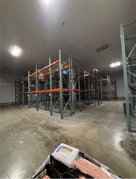 More Photos Of 340 N Sacramento Blvd, Chicago Refrigeration Cold Storage For Lease