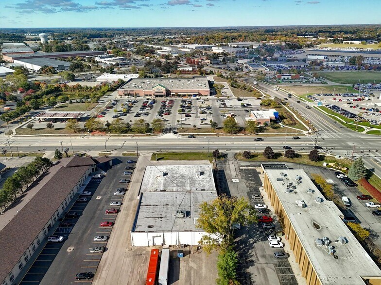 More Photos Of 1436 Reynolds Rd, Maumee Freestanding For Lease