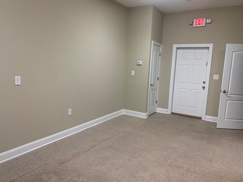 More Photos Of 100 Fall Creek Dr, Jacksonville Office For Lease