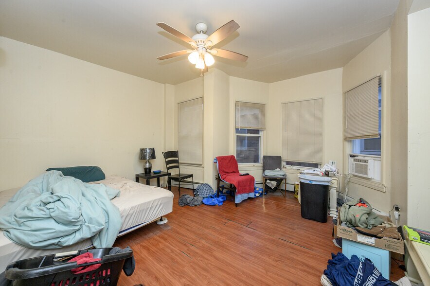 More Photos Of 122 S Rosewell Ave, South Amboy Apartments For Sale
