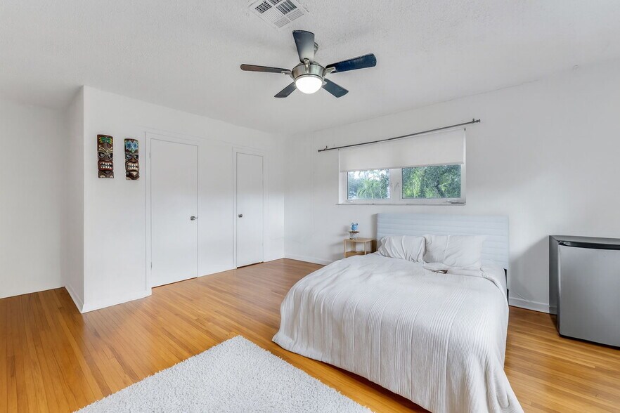 More Photos Of 4801 University Dr, Coral Gables Apartments For Sale