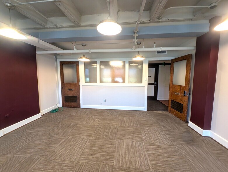 More Photos Of 219 N Main St, Bryan Office For Lease
