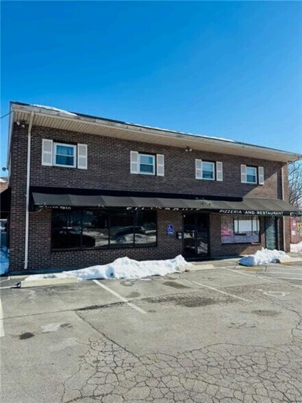 More Photos Of 1690 W Shore Rd, Warwick Restaurant For Lease