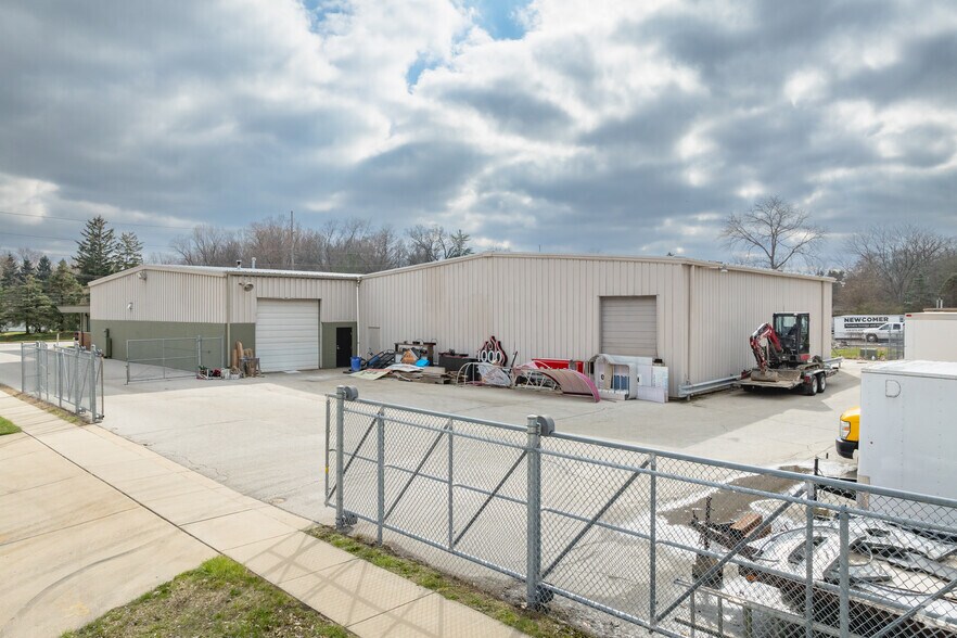 More Photos Of 4442 W Alexis Rd, Toledo Manufacturing For Lease