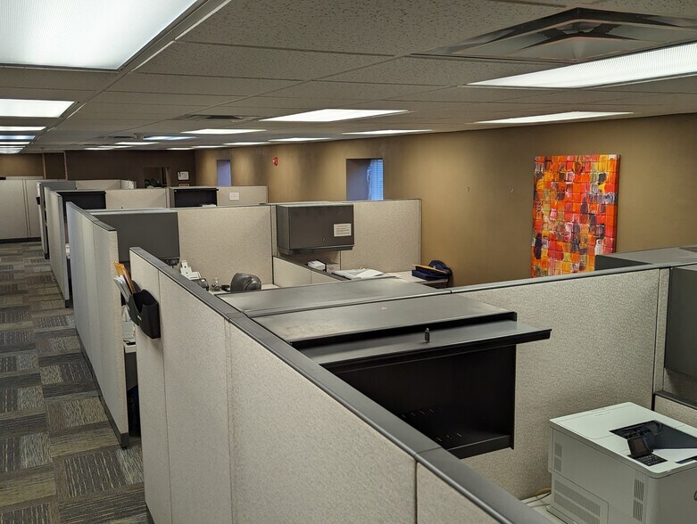 More Photos Of 222 W Main St, Belleville Medical For Sale