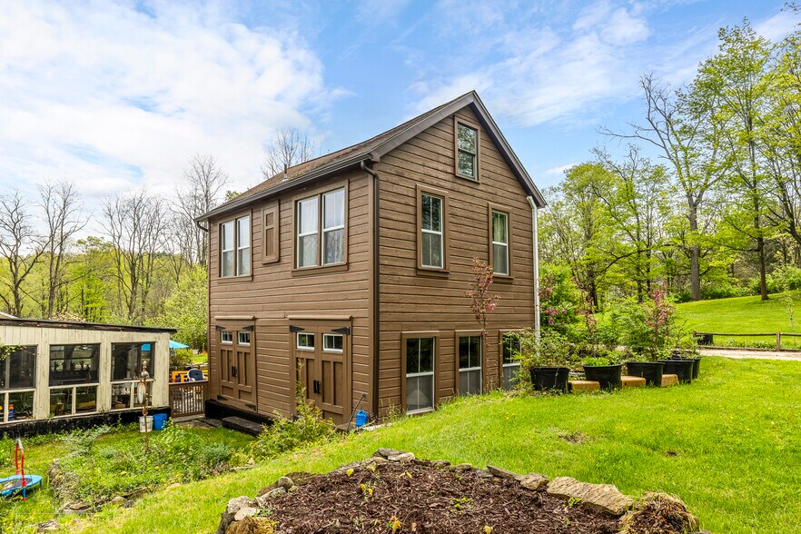 More Photos Of 18 Stagecoach Ln, Amenia Specialty For Sale