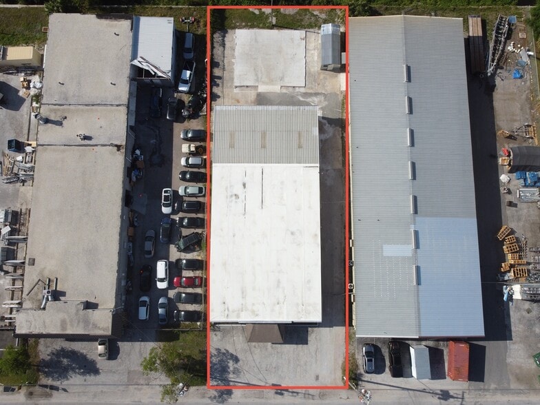 More Photos Of 3160 N 46th Ave, Saint Petersburg Warehouse For Sale