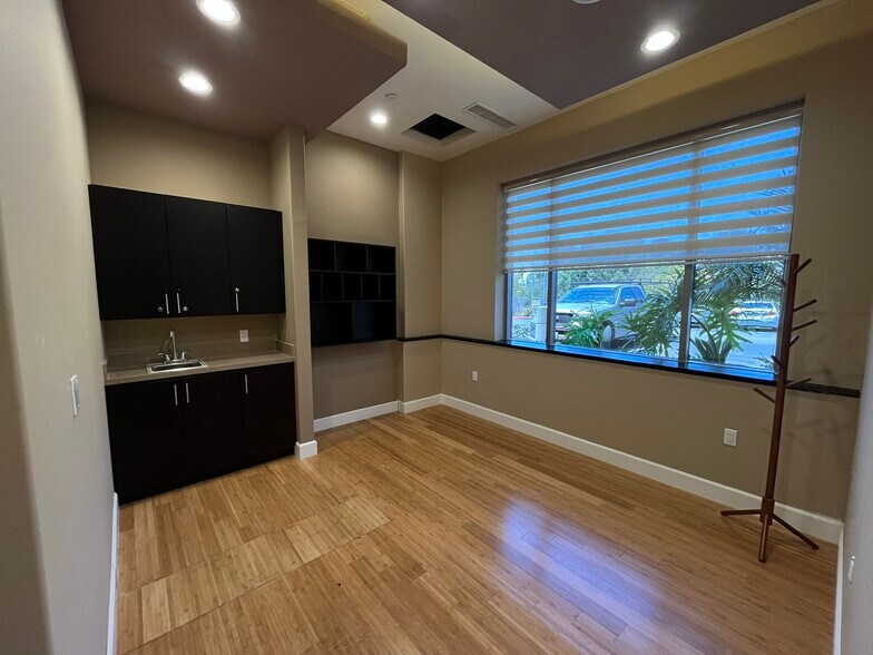 More Photos Of 838 Nordahl Rd, San Marcos Medical For Lease