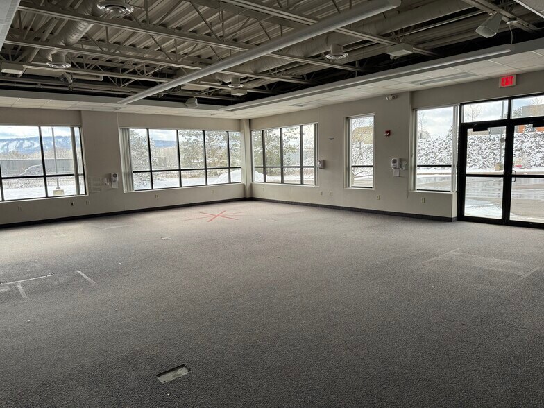 More Photos Of 3605 Stewart Ave, Wausau Flex For Sale