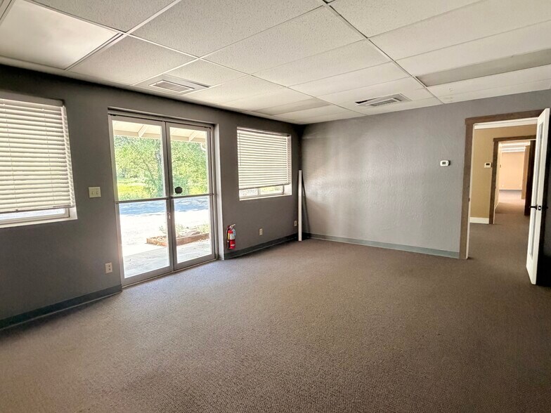 More Photos Of 321 Nevada St, Auburn Flex For Lease