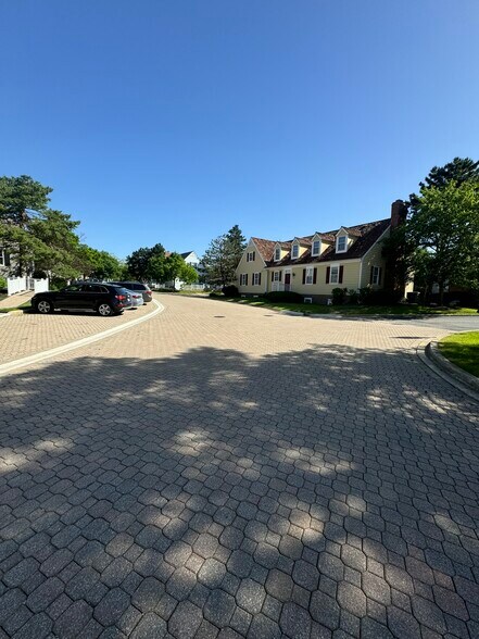 More Photos Of 1623 W Colonial Pky, Inverness Medical For Sale