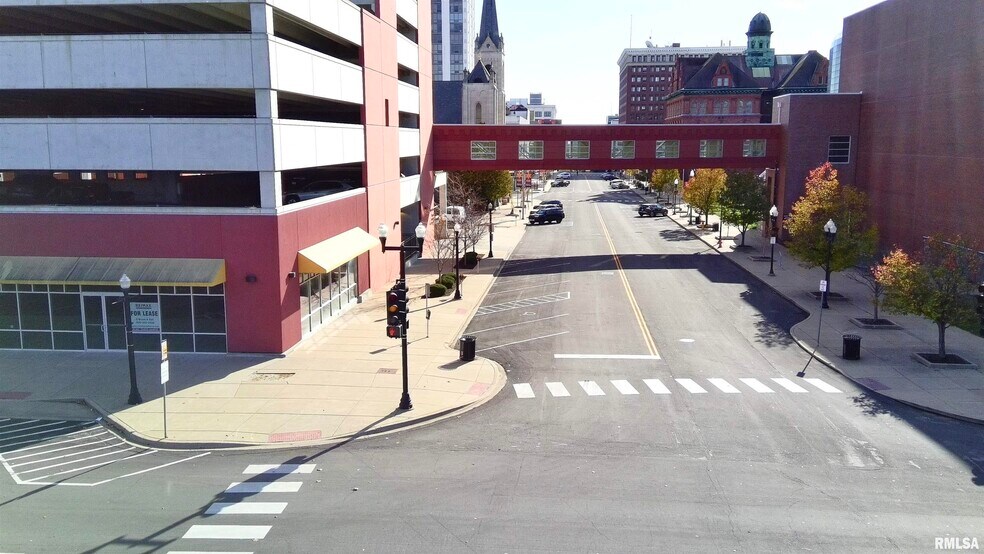 More Photos Of 128 SW Monroe St, Peoria Specialty For Sale