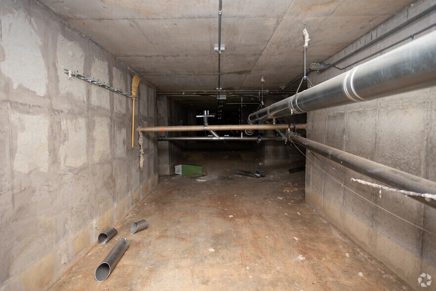 More Photos Of 2121 Heilig Rd, Salisbury Manufacturing For Sale