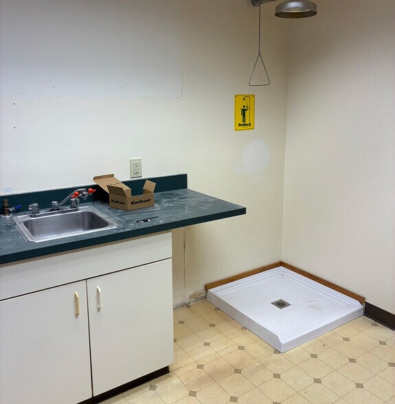 More Photos Of 1749-1751 Dexter Ave N, Seattle Medical For Lease