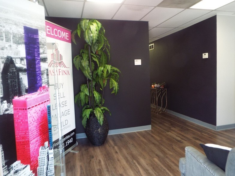 More Photos Of 1298 Rockbridge Rd, Stone Mountain Office For Sale
