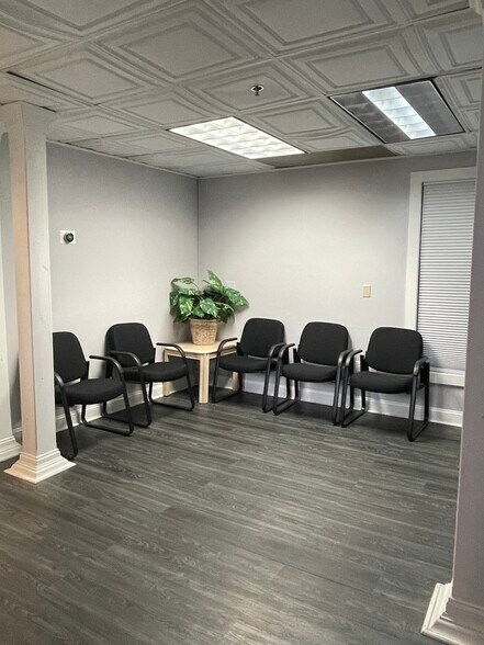 More Photos Of 90 Main St, Andover Storefront Retail Office For Lease