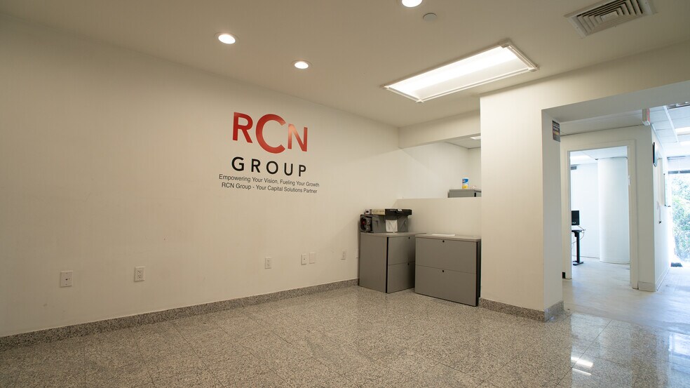 More Photos Of 4300 Biscayne Blvd, Miami Office Residential For Lease