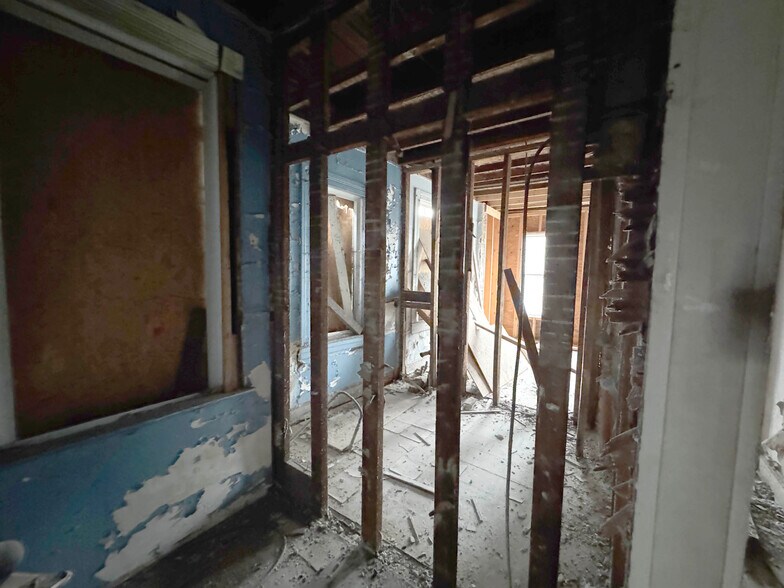 More Photos Of 443-447 E 25th St, Baltimore Storefront Retail Residential For Sale