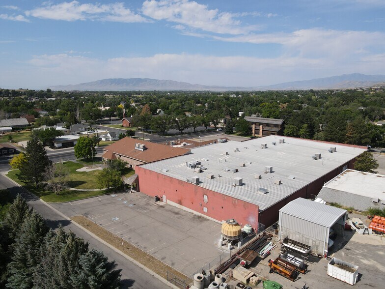 More Photos Of 119-123 E 200 N, Alpine Light Manufacturing For Sale