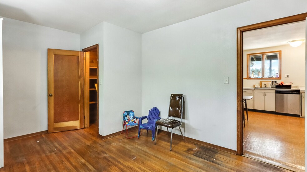 More Photos Of 106 S Harding St, Owen Apartments For Sale