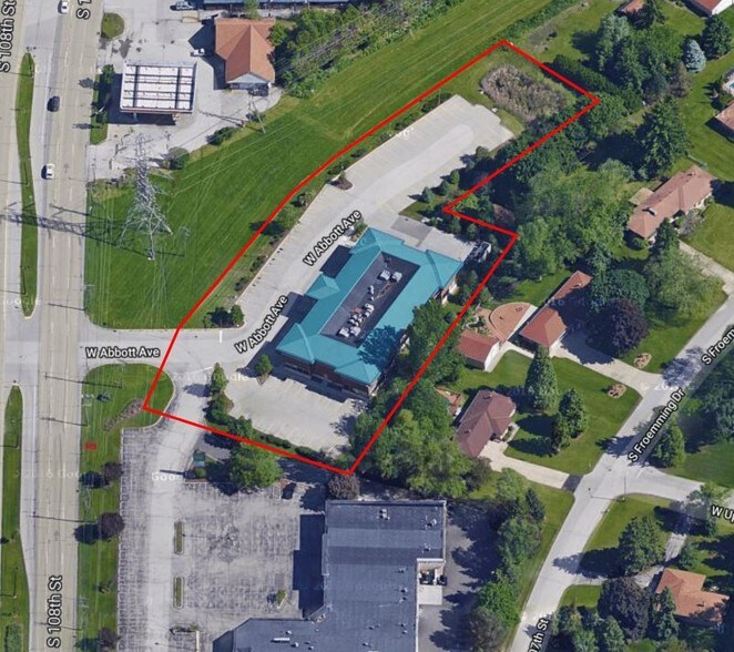 More Photos Of 5250 S 108th St, Hales Corners Medical For Lease