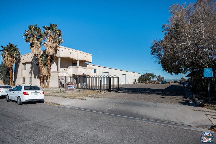 More Photos Of 1103 Industry Way, El Centro Warehouse For Sale
