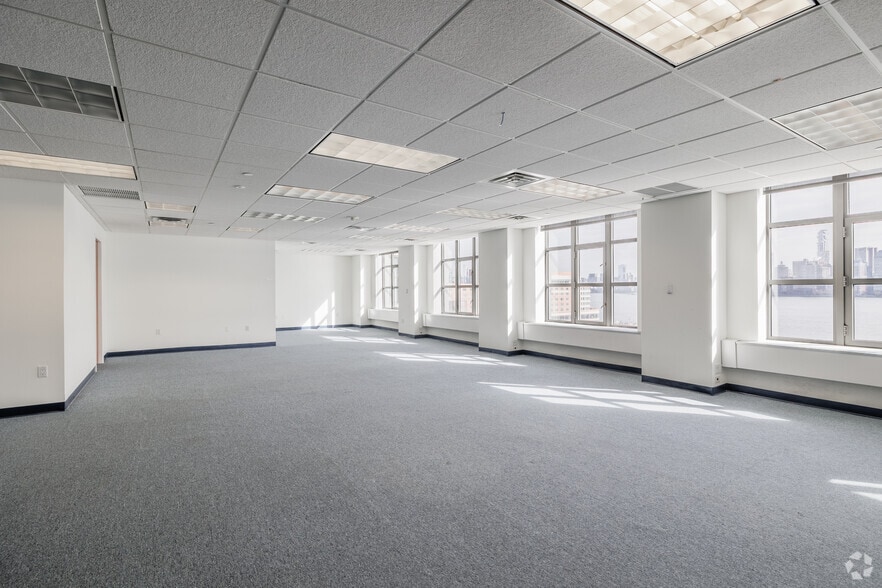 More Photos Of 15 Exchange Pl, Jersey City Office For Lease
