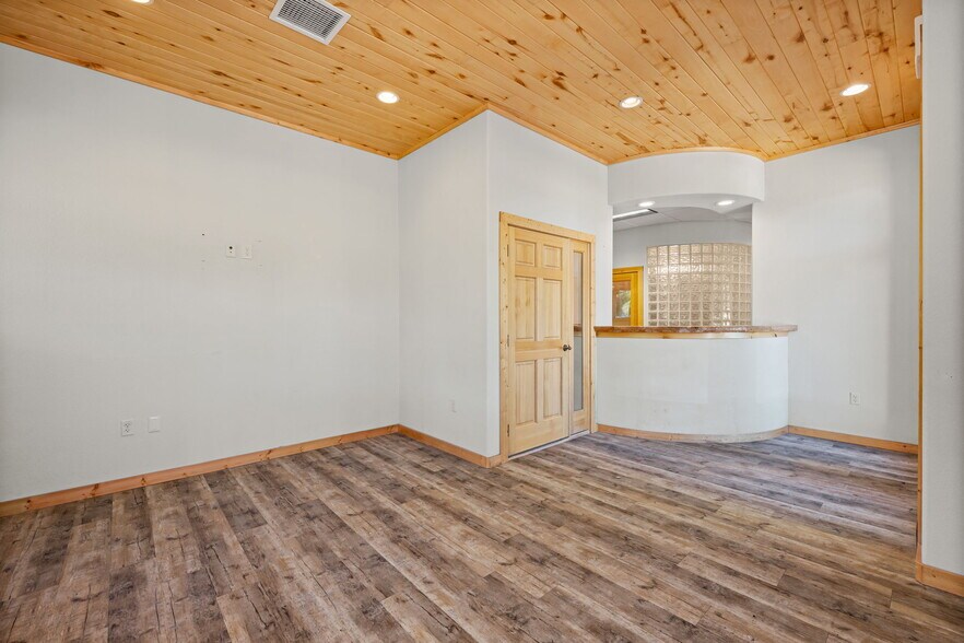 More Photos Of 101 Sundial Dr, Woodland Park Medical For Sale