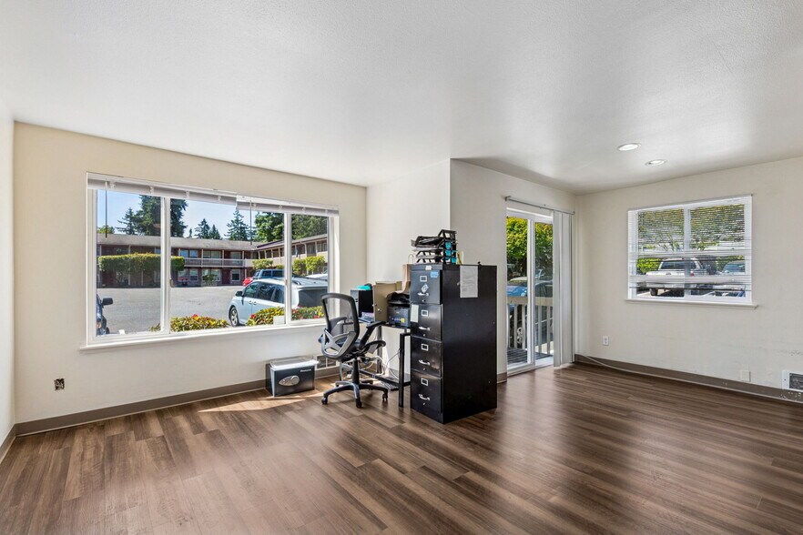 More Photos Of 7420-7428 208th St SW, Edmonds Apartments For Sale