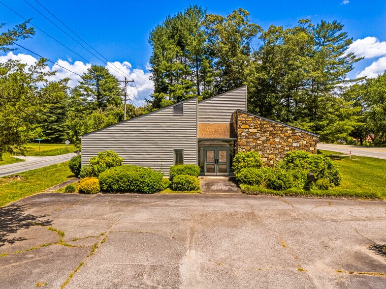 More Photos Of 675 Hendersonville Hwy, Pisgah Forest Office For Sale