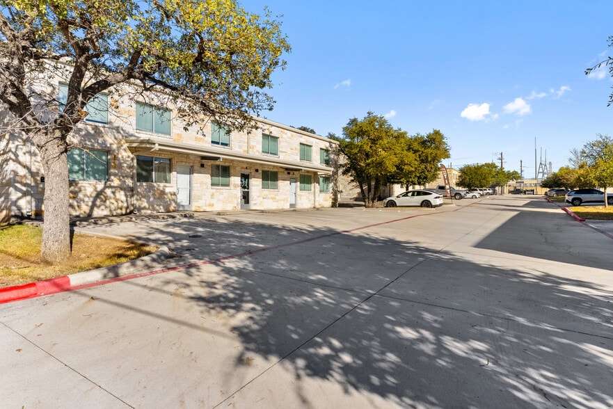 More Photos Of 2000 Windy Ter, Cedar Park Warehouse For Sale