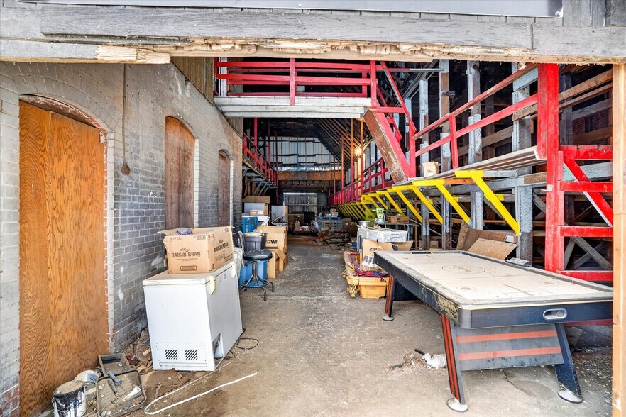 More Photos Of 33 W Olive St, Aurora General Retail For Sale