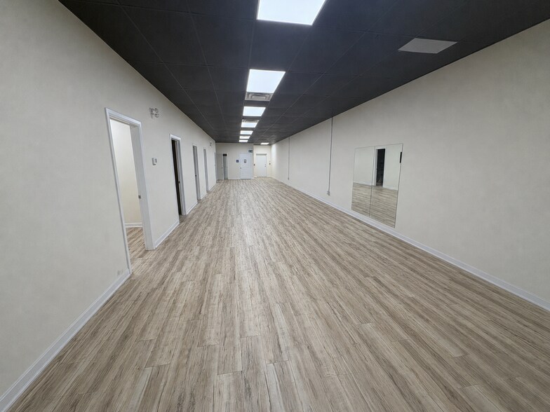 More Photos Of 18371 Hurontario St, Caledon Freestanding For Lease