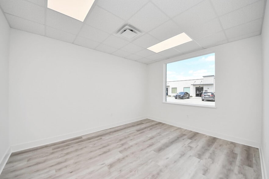 More Photos Of 30625 Kingsland Blvd, Brookshire Office For Lease