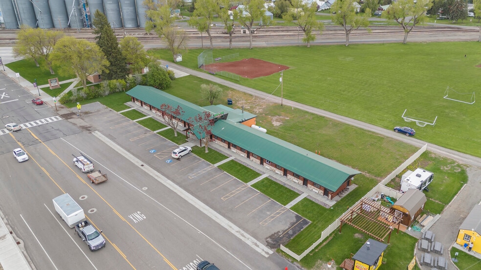 More Photos Of 1665 Whisper Ridge Rd, Ashton Hotel For Sale