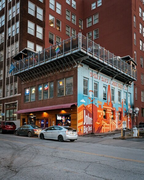 More Photos Of 928 W Wyandotte St, Kansas City Restaurant For Sale